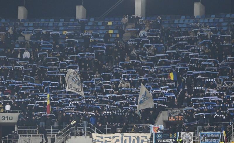 Craiova câștigă în inferioritate numerică cu Dinamo și urcă din nou pe primul loc